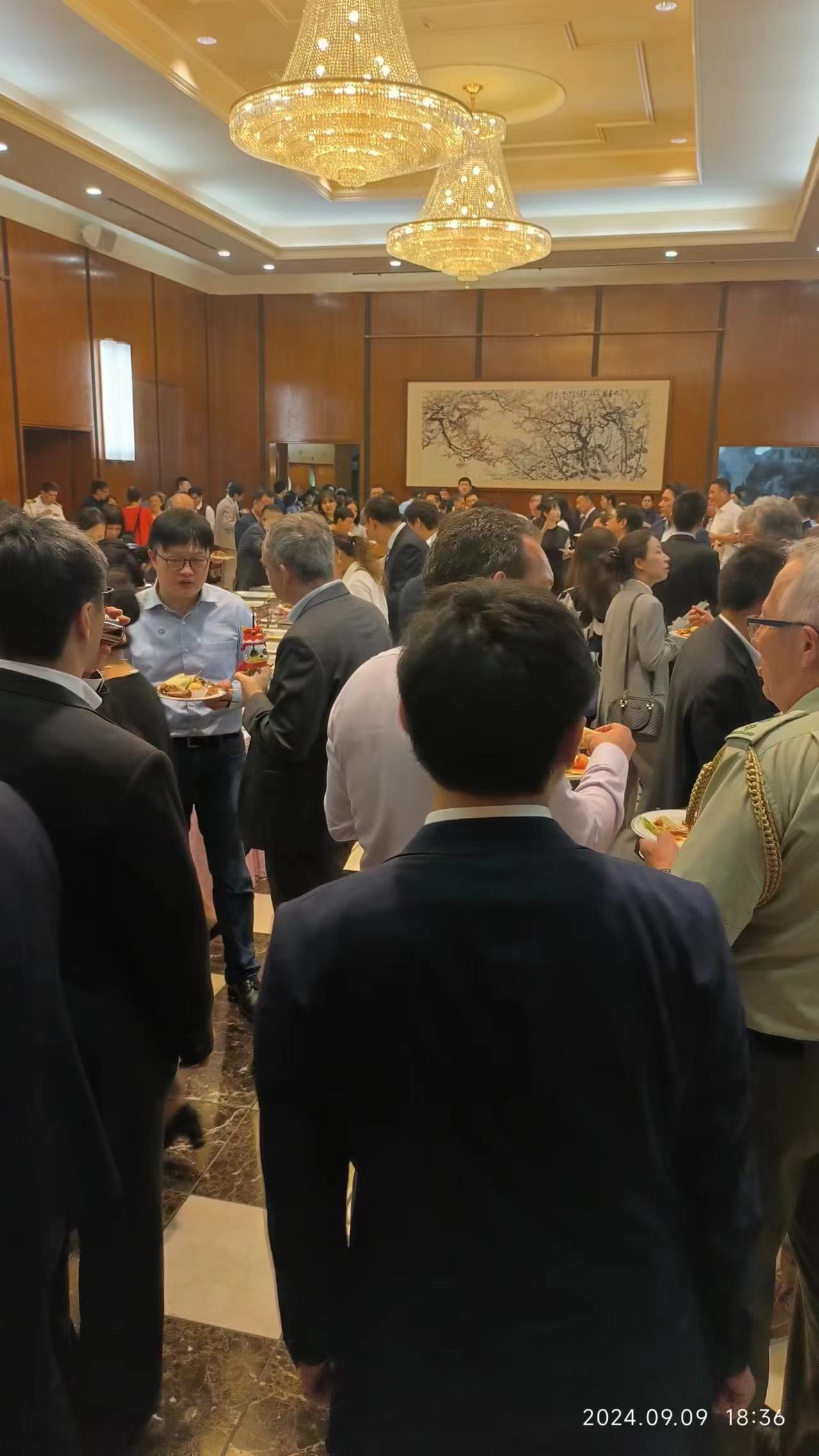 中国驻日本大使馆为与会者举行晚宴